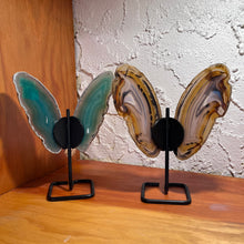 Load image into Gallery viewer, Butterfly Shaped Crystals - Agate