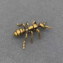 Load image into Gallery viewer, Brass Ant Desktop Decoration
