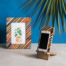Load image into Gallery viewer, Mundi Phone Stand - Wood
