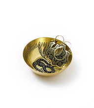Load image into Gallery viewer, Snake Round Dish - Matr Boomie
