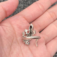 Load image into Gallery viewer, Vintage Red-eyed Lizard Adjustable Ring
