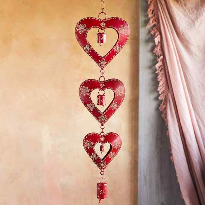 Red 3 Heart Chimes w/Bells